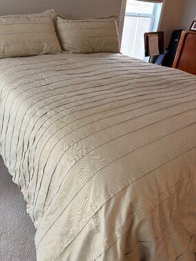 King Size Beige & Gold Duvet Cover Set with 2 Standard Pillow Shams